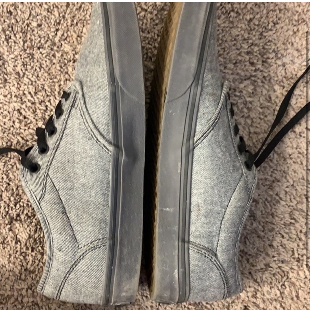 VANS - Picture 3 of 3
